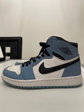 NIKE AIR JORDAN 1 RETRO HIGH OG  “UNIVERSITY  BLUE “ SNEAKERS WOMENS SIZE 7